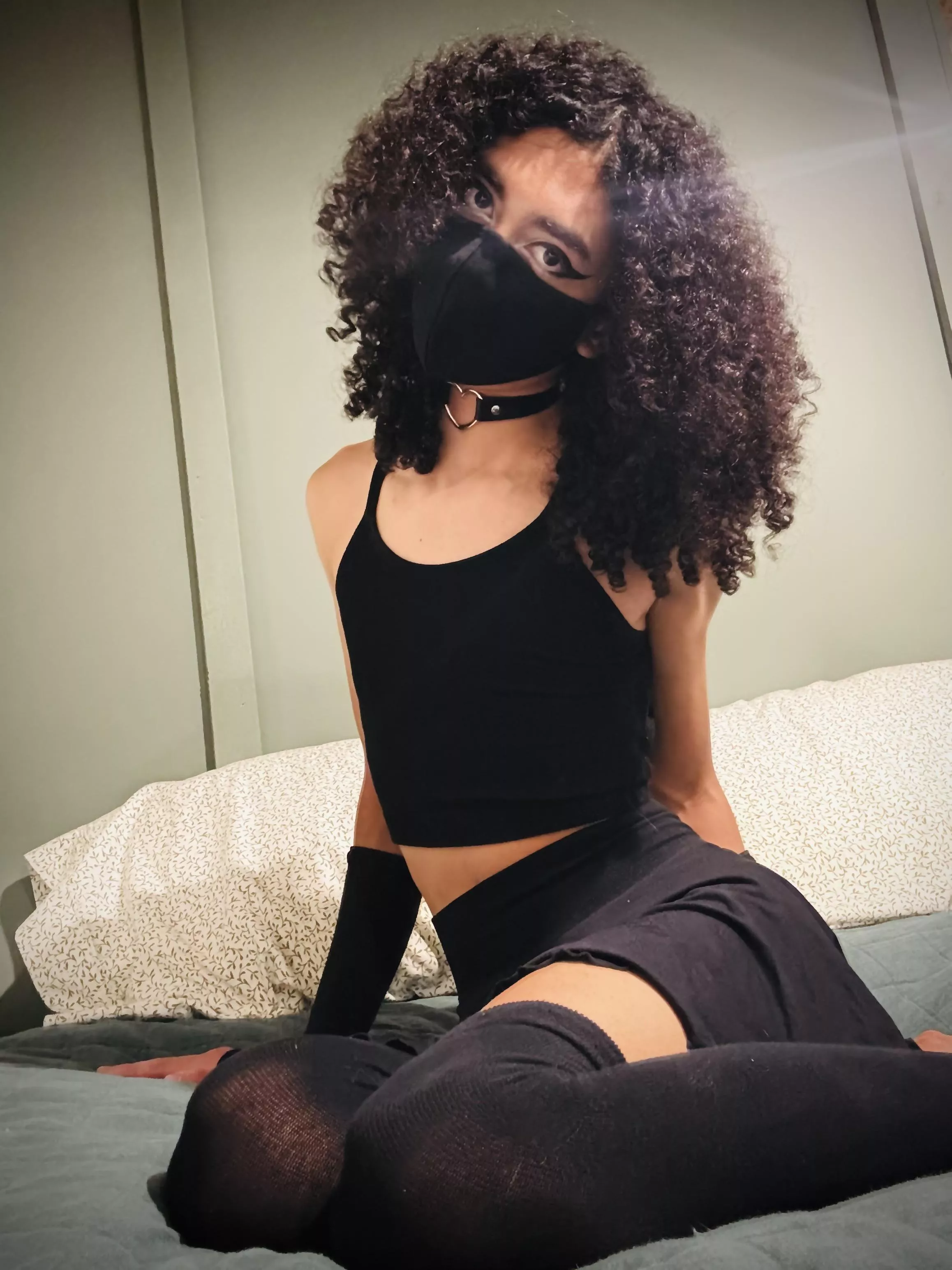 Sometimes the simplest outfits are the best ones.  posted by The_charbow