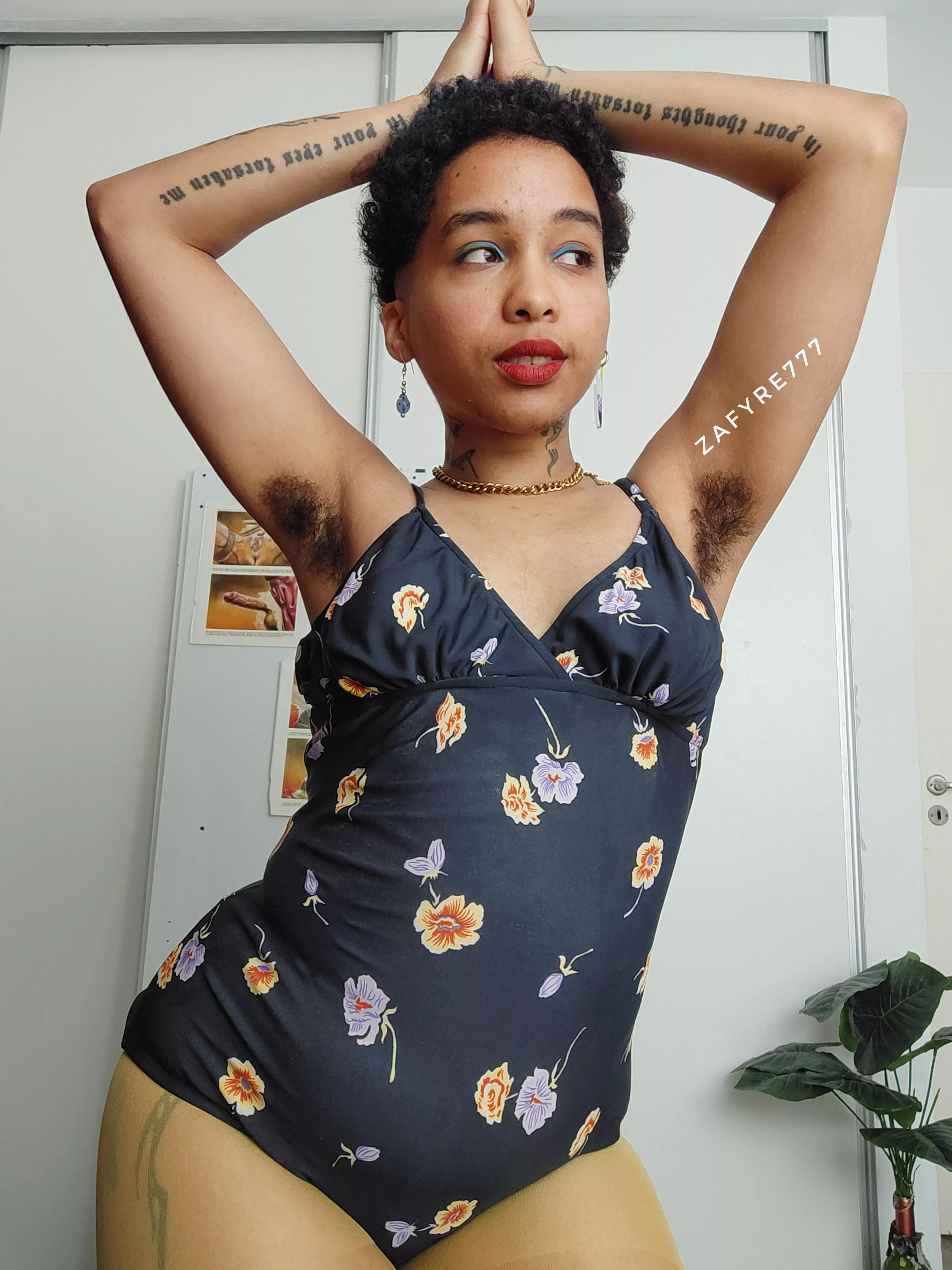 This is the longest my armpit hair has ever been in my entire life! What do you think about them? <3 posted by zafyre777
