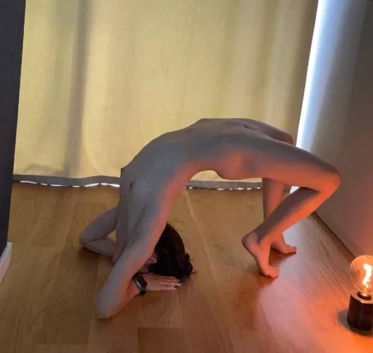 Trying to entice you to eat my skinny body by meledylove