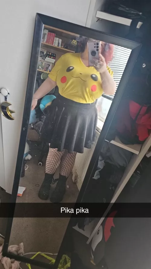 Wanna squeeze some cheeks ? by Hollow_Insanity