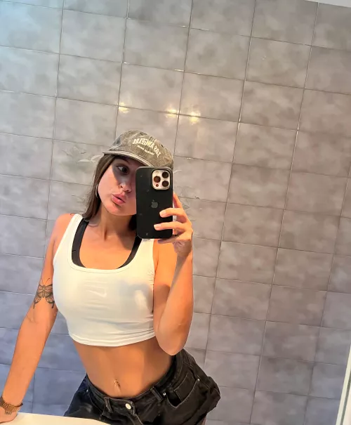 what do u think of my outfit?  by Niamarti