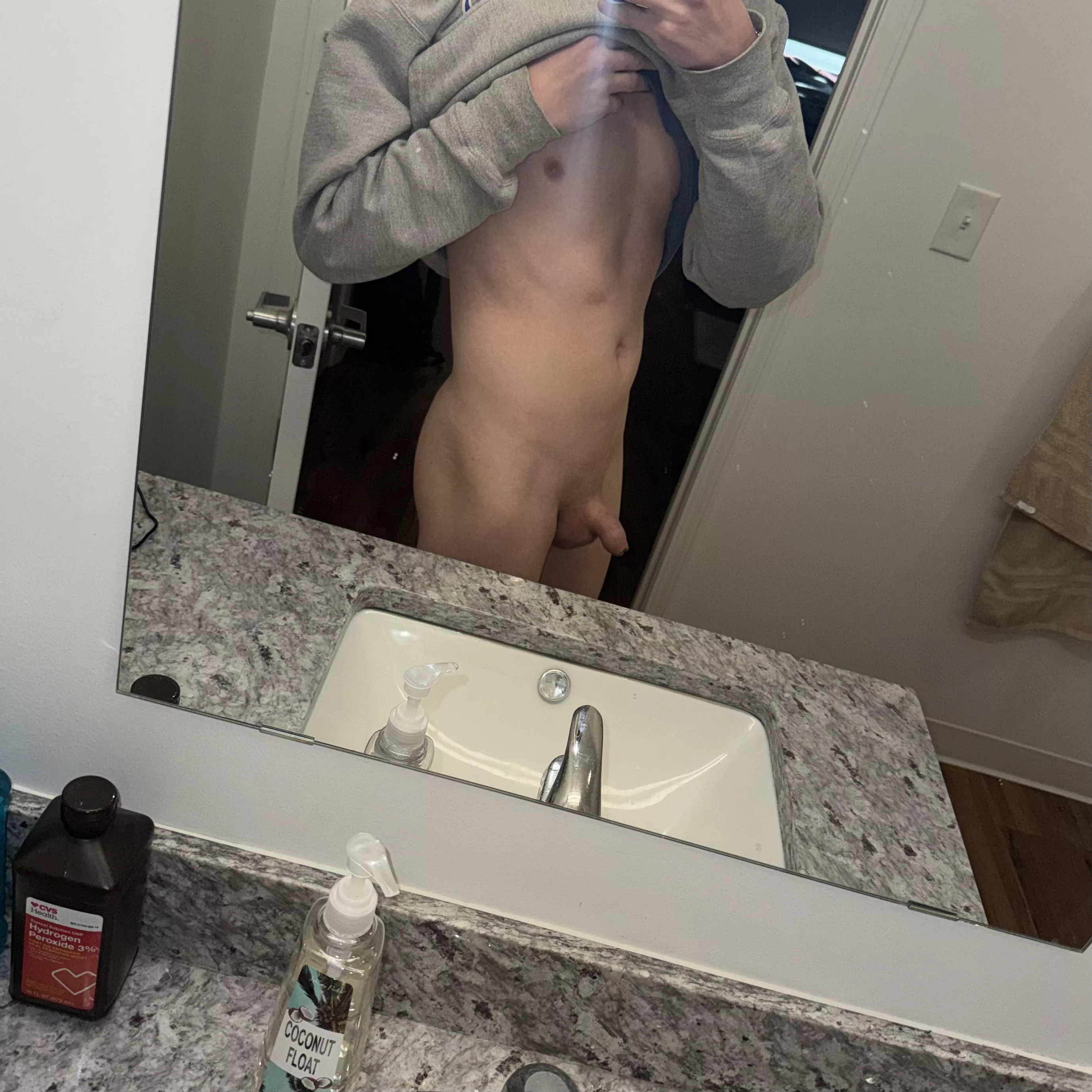 [22] am I small? It’s okay to be honest ☺️ posted by Spirited_Distance_93