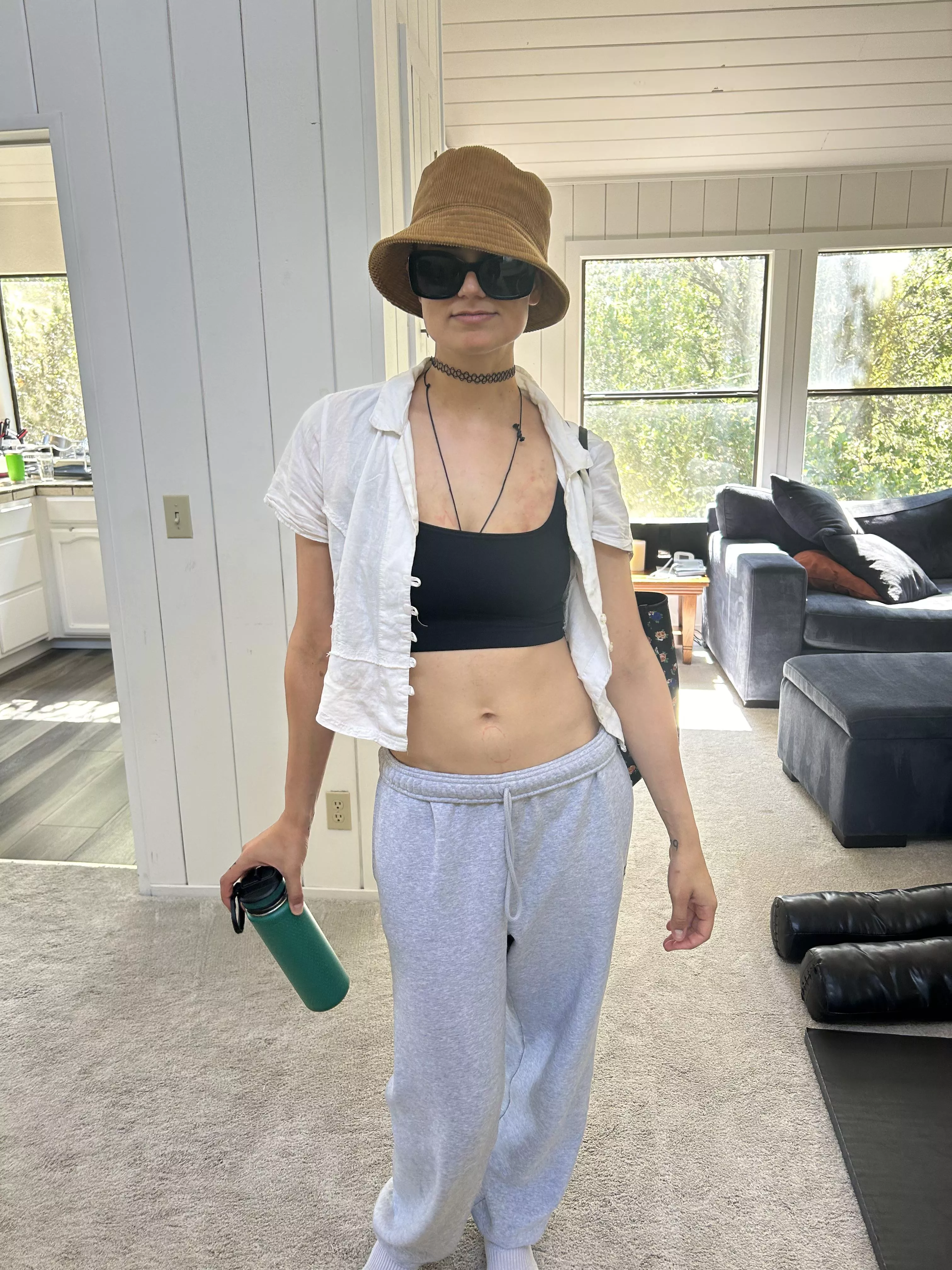 26 F in Soho, Manhattan Hotwife looking for Bull posted by ShiftAccomplished579