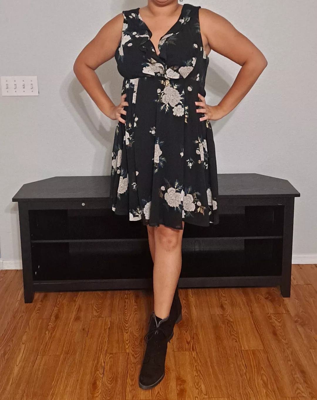 Black & floral  posted by Ellieerotica2