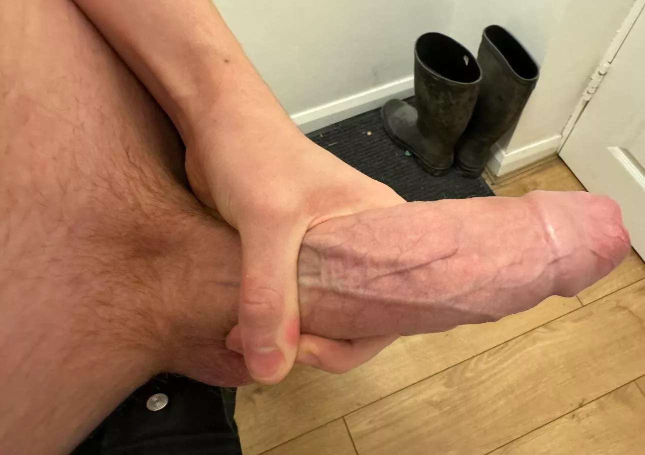 Can’t believe I have to hide this all day ;p posted by BlazeInferno06Alt