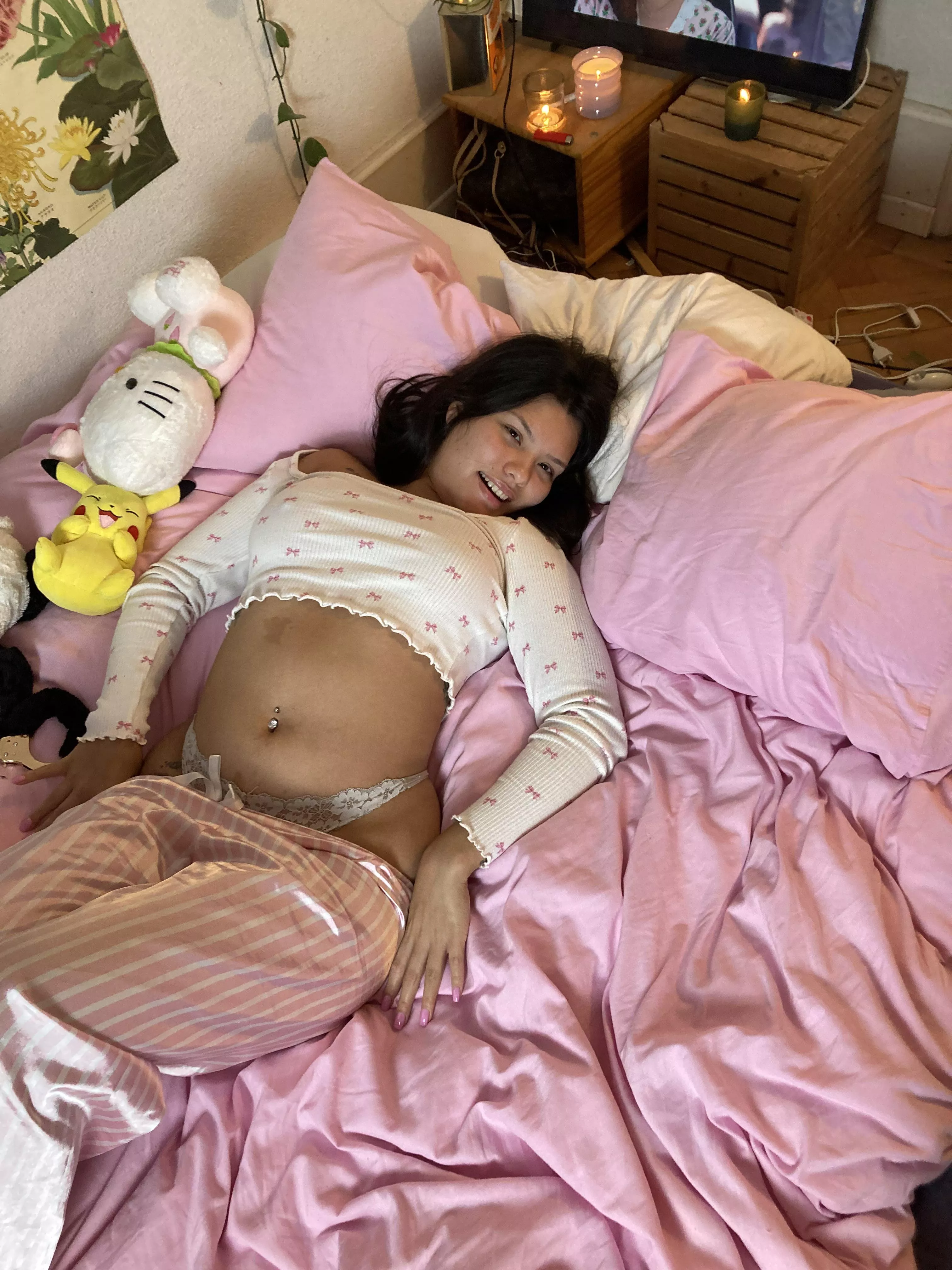 Do you mind a lil Asian mom bod I cook too much👼🤍 posted by saucyyylips