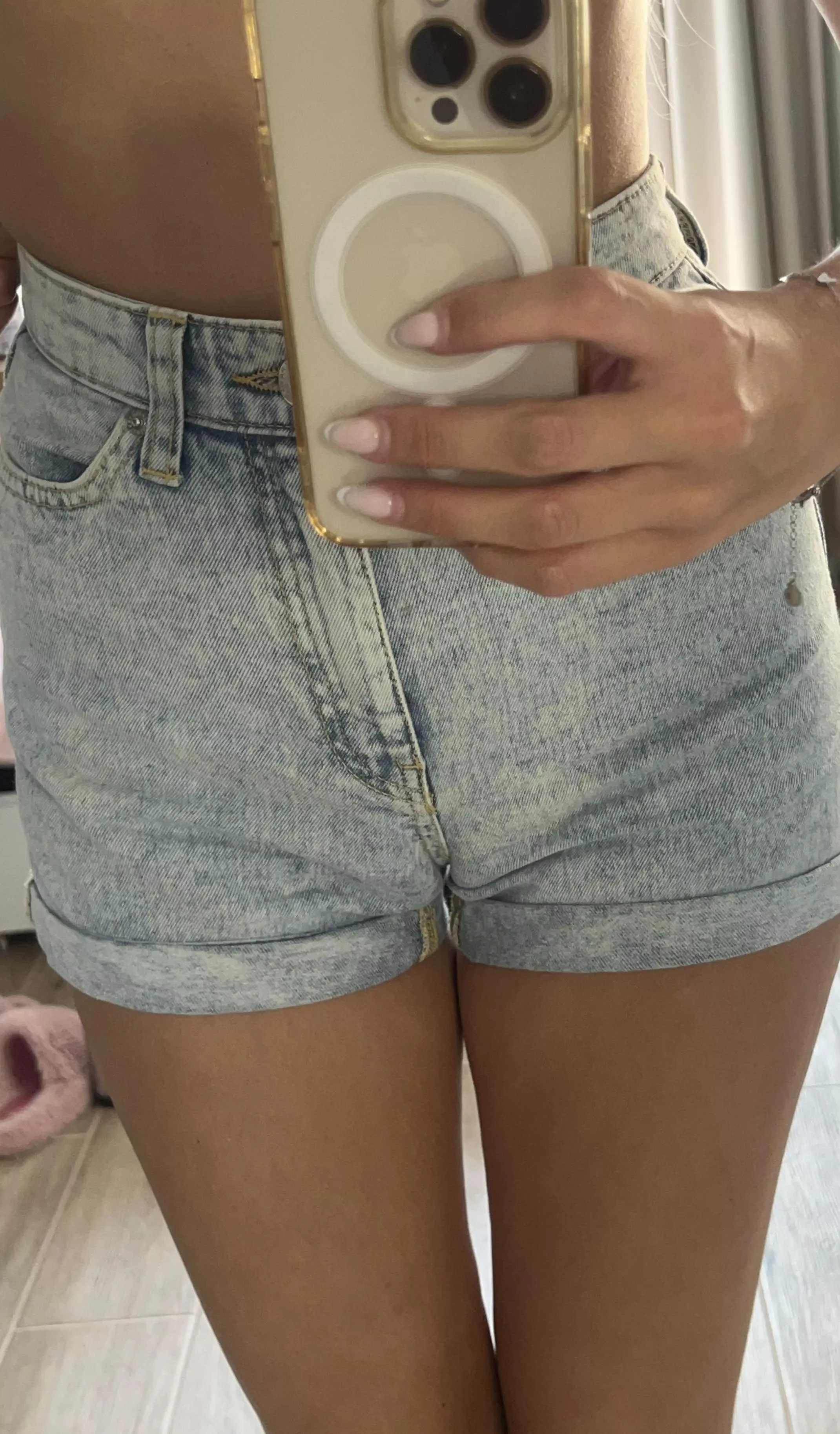 Do you want to feel my camel toe with your fingers or tongue posted by Arya_Doll