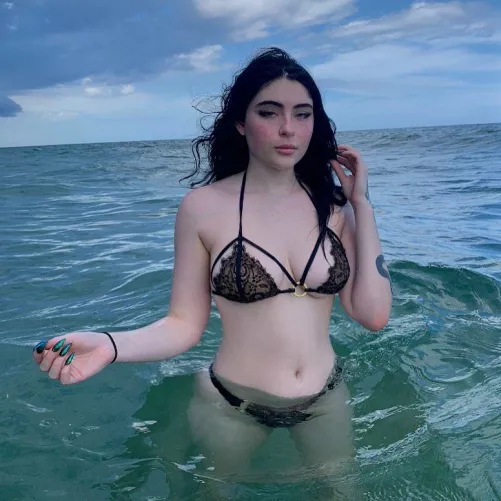 Do you want to play with this navel by Icy-Wind8639