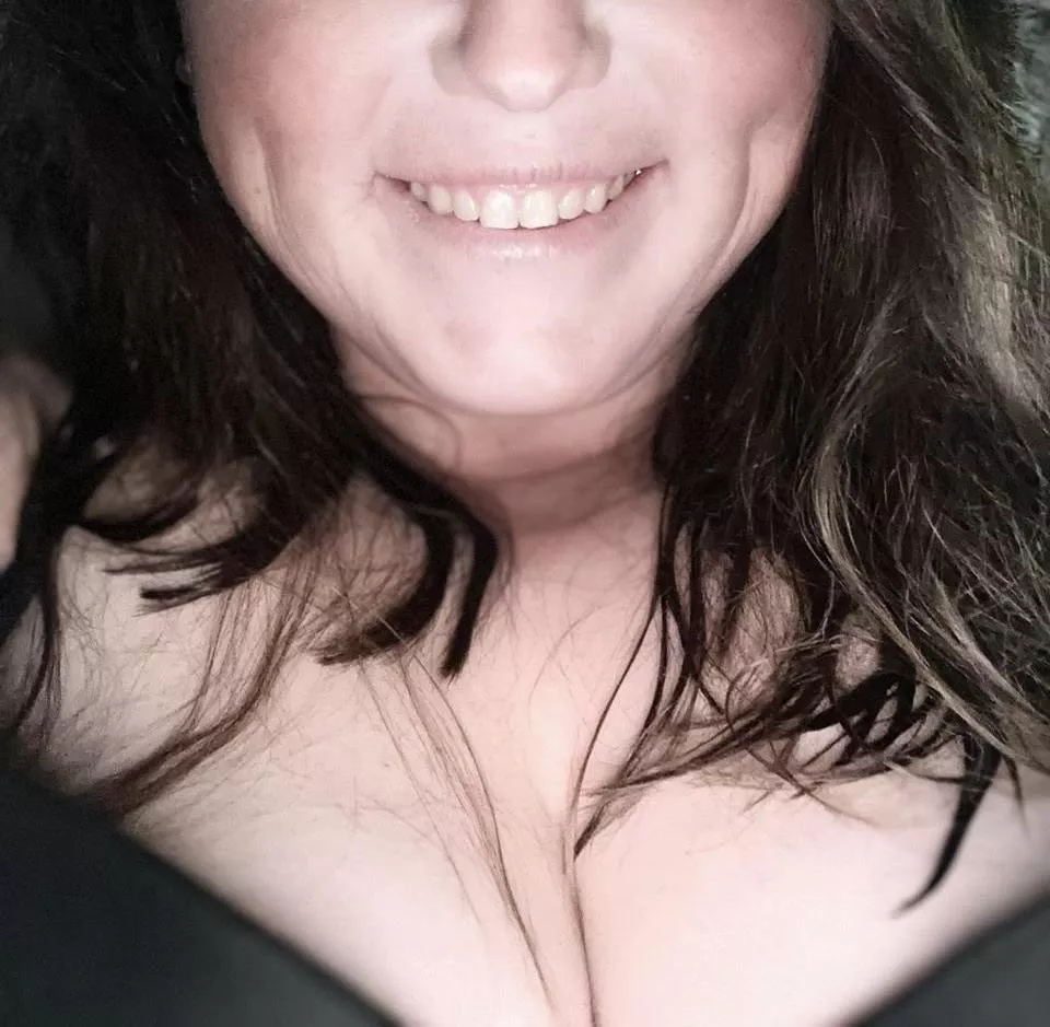 F4M looking to find a girthy BBC to use me! posted by Dry_Weekend806