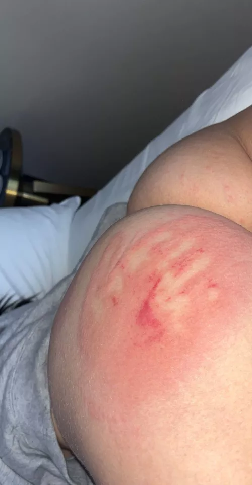 (F4M) who wants to leave the next hand print 🥵  by Cherry7026