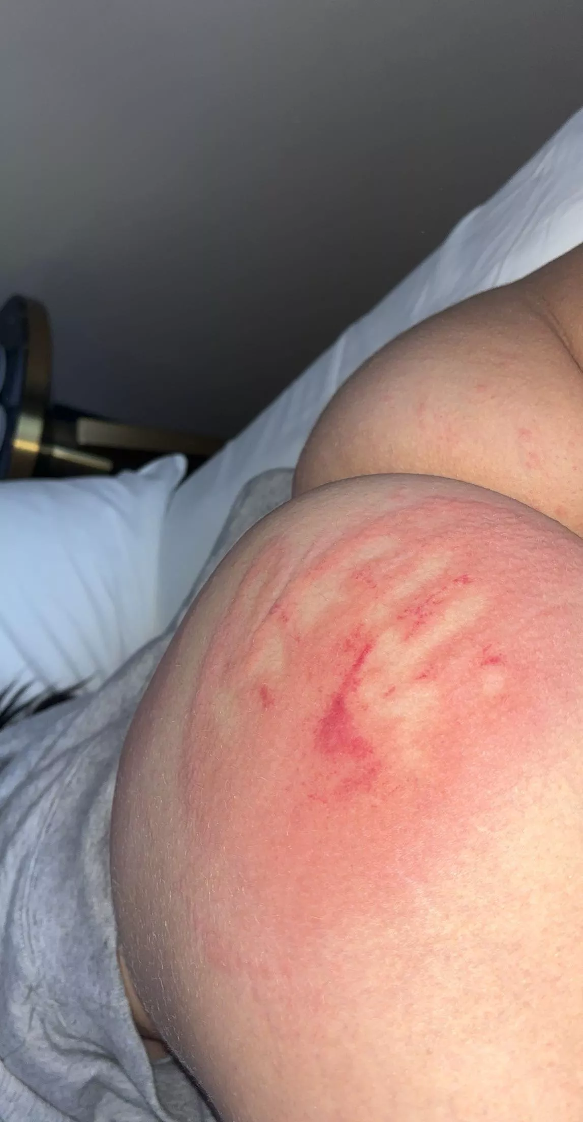 (F4M) who wants to leave the next hand print 🥵  posted by Cherry7026