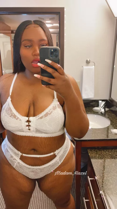 findom is your world & im at the center of your addiction.  by madamnadia