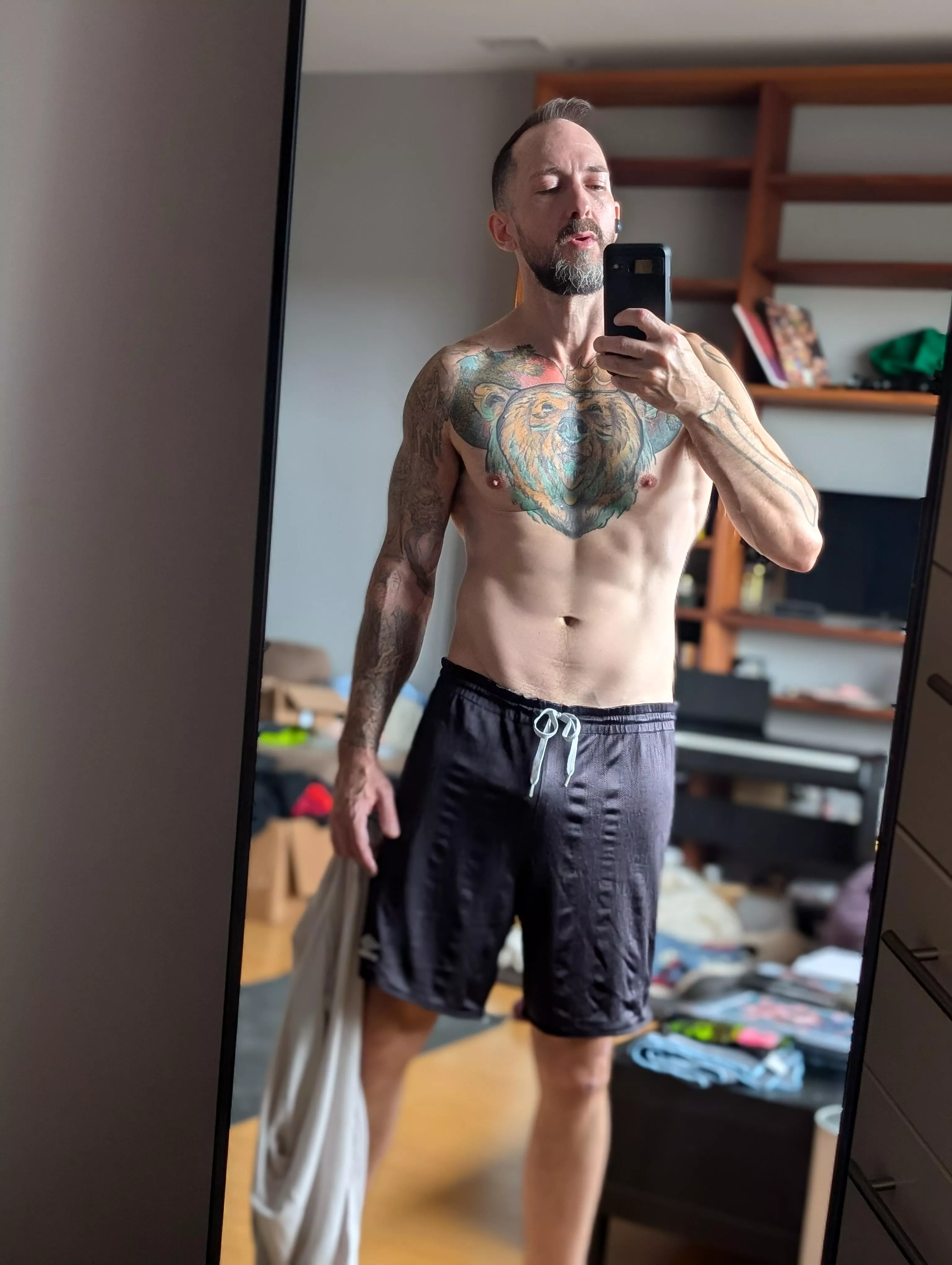 First post workout pic in my new apartment. It has good lighting. posted by Teddy-Baer