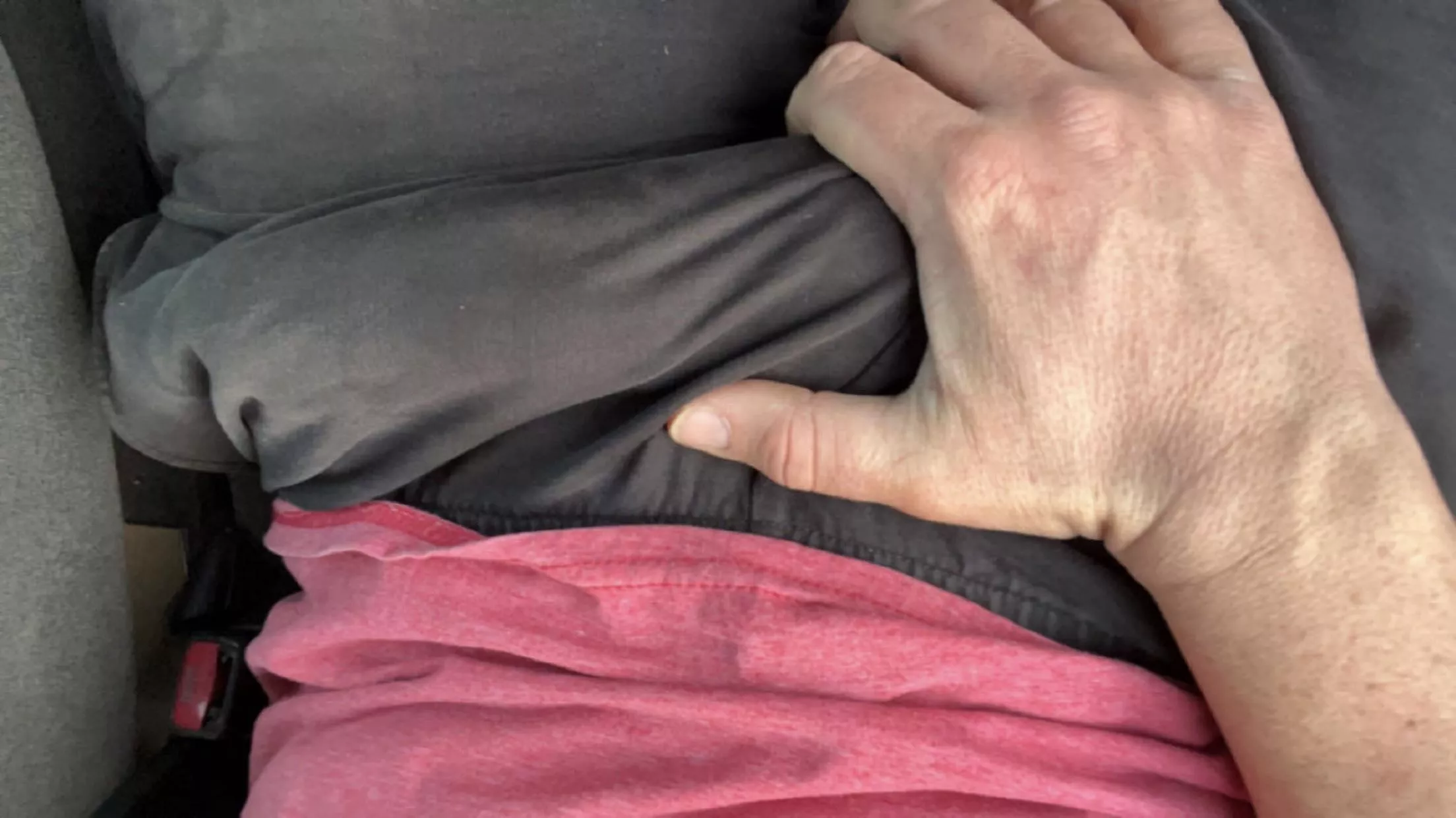 He always seems to get hard when I go commando in these shorts. [29] posted by Business-Addition-22