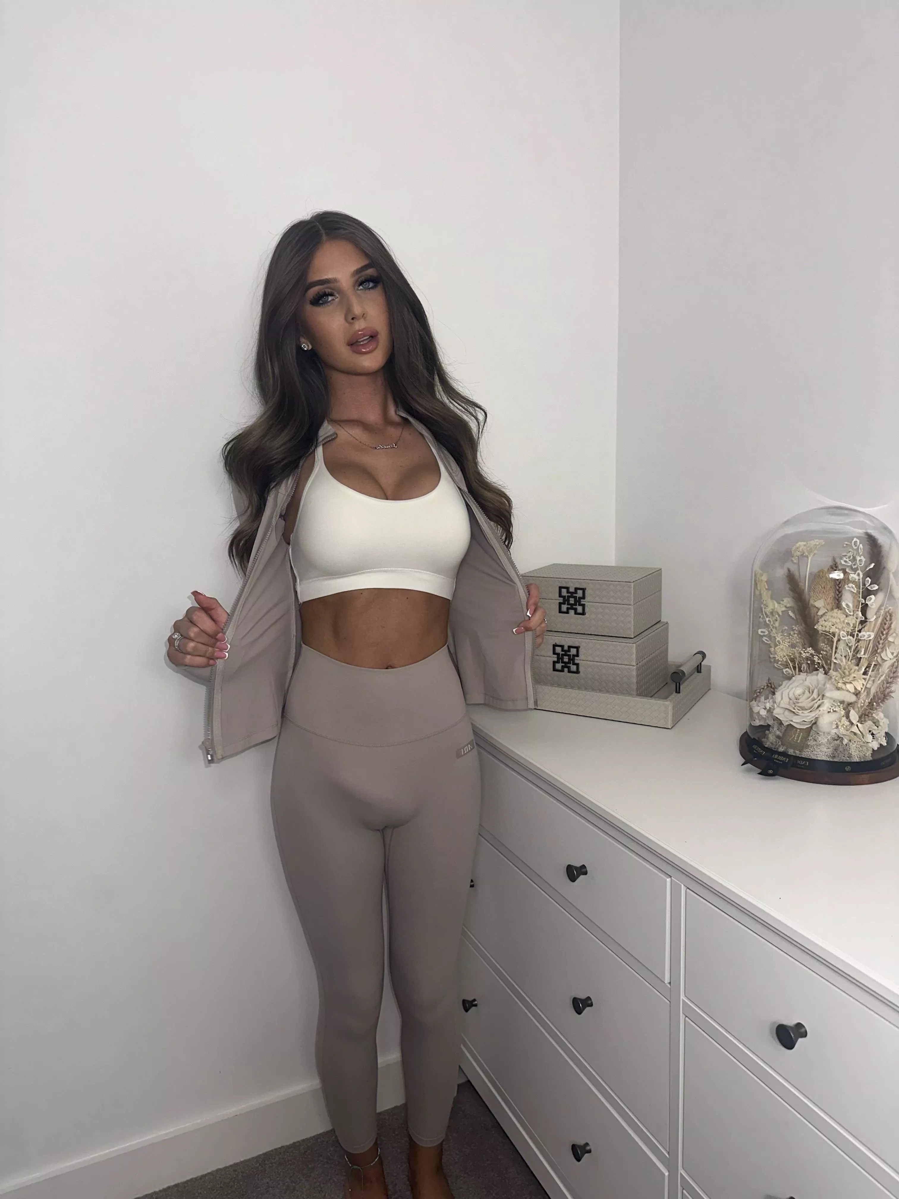 Heard you love girls with bulge... is that true? posted by fossoriashotsf28