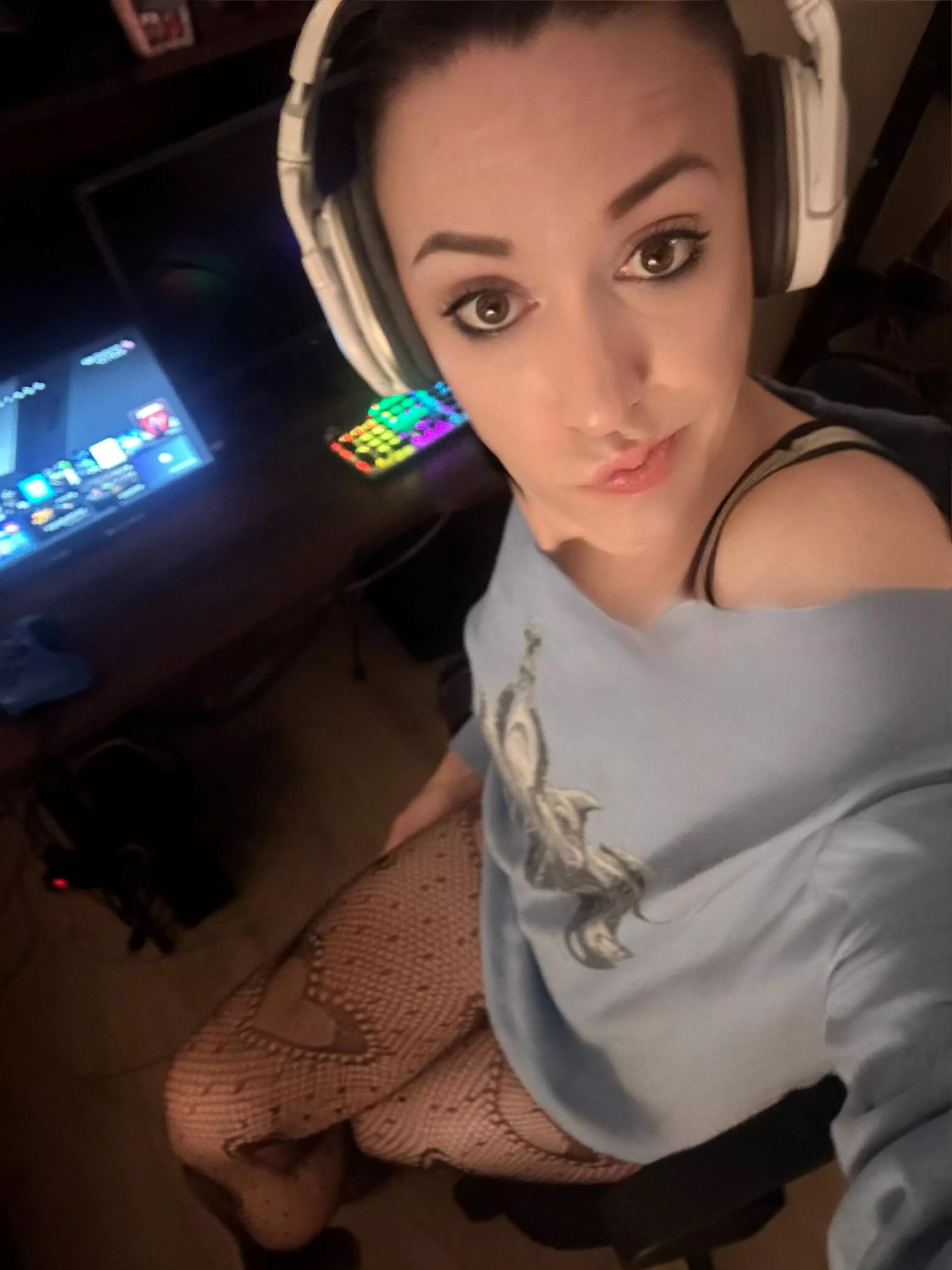 Hi 👋  posted by Certain-Lion4991