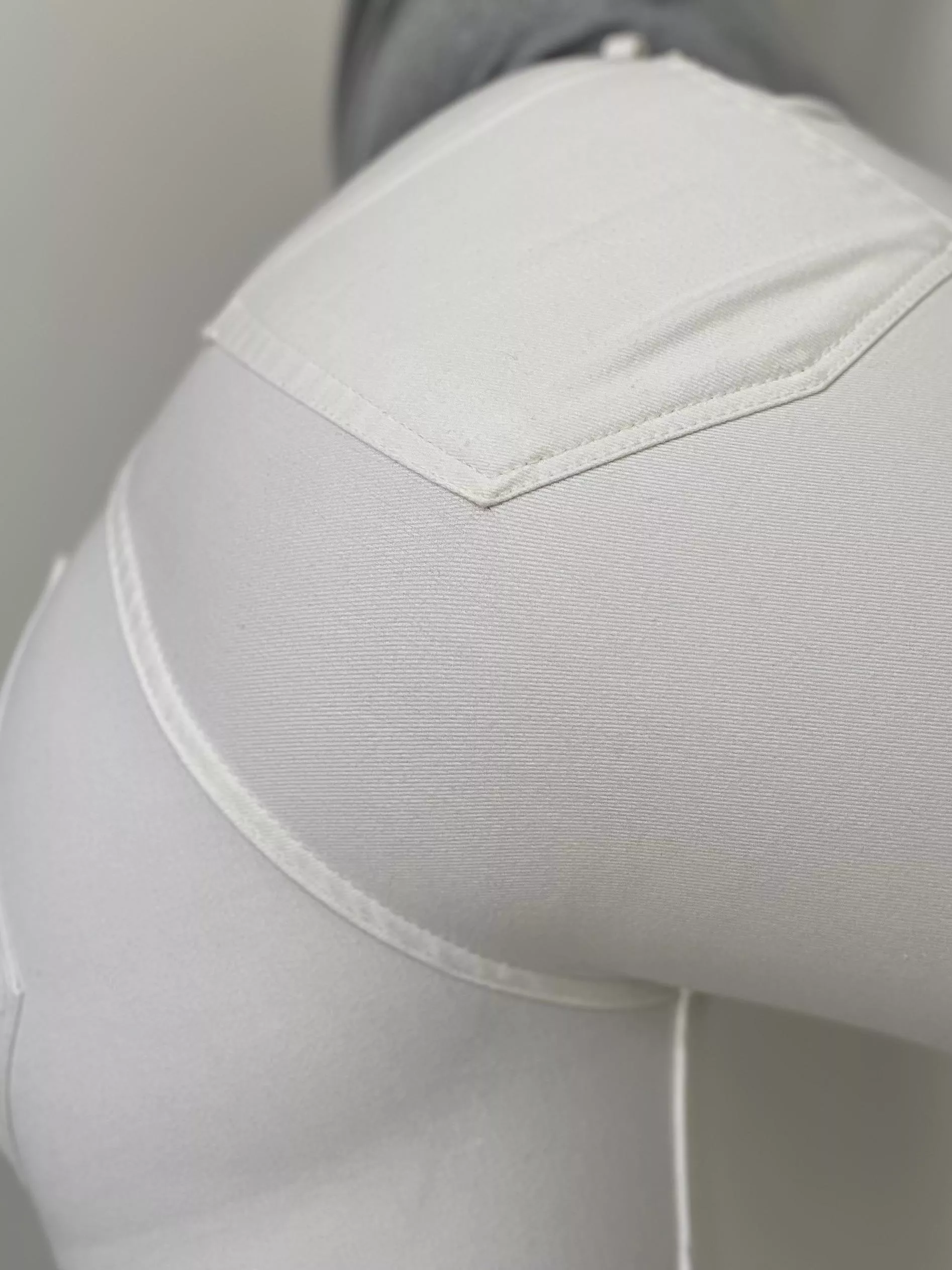 Hieroisitpa sun kovaa kullia mua vasten 🤤 posted by nursebella00