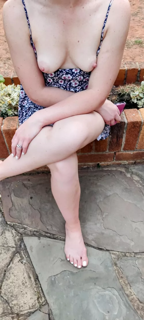 Hou jy van my wit toonnaels?  by Southafricafootfaery