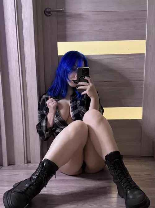 I'm a very sweet and obedient girl  by mooncat_blue