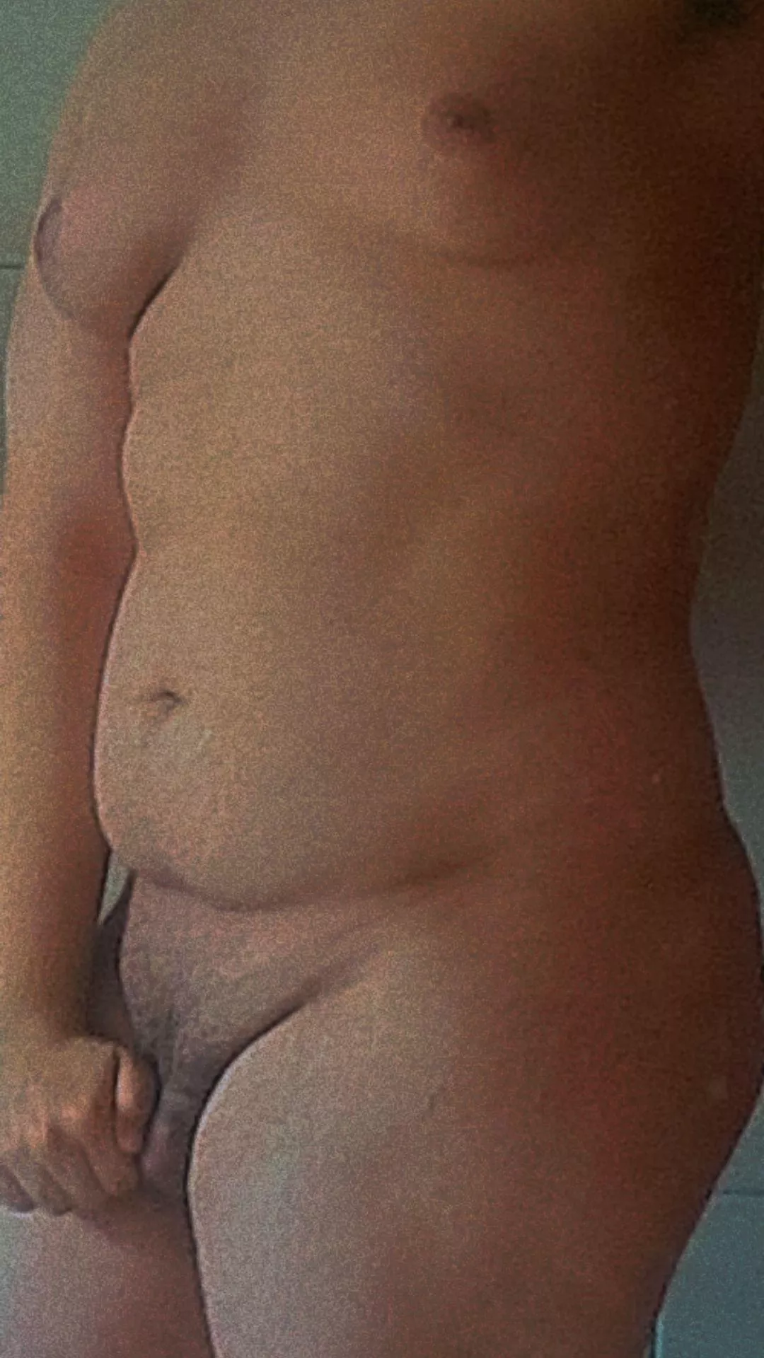 Latin boy with big tits living in London  posted by Swimming_Influence29