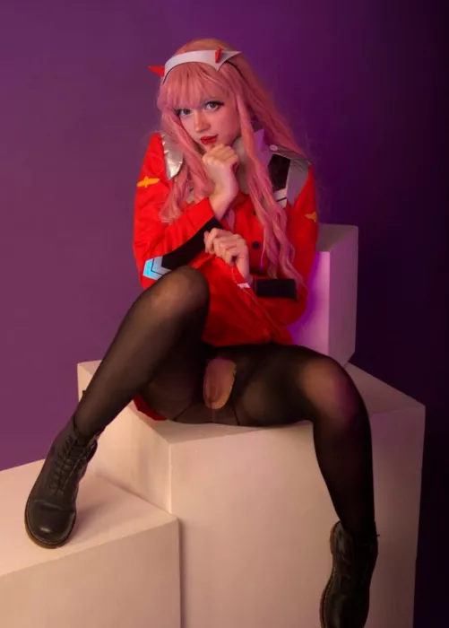 My Zero Two cosplay (Ave Ria) by MereOasis
