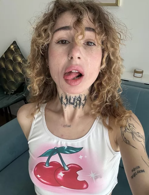 ready to suck more to get another dose by dreamfairyy