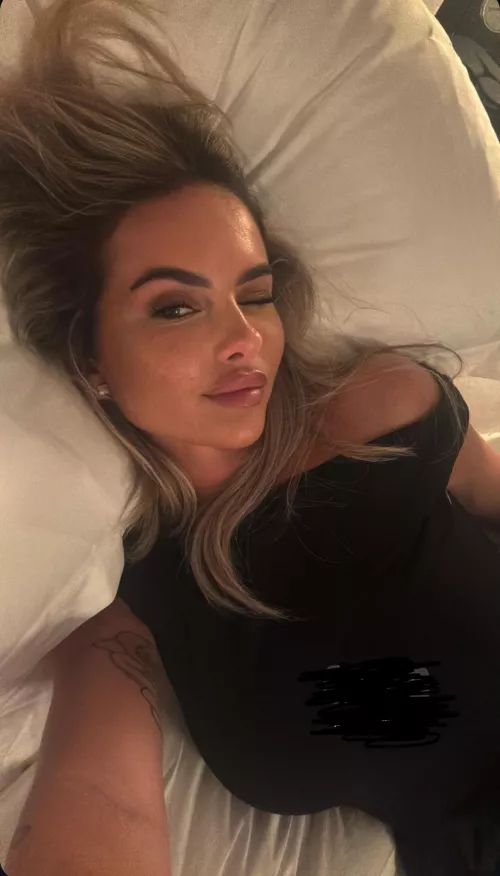 Sarah Van Soelen by Potential_Jury4065