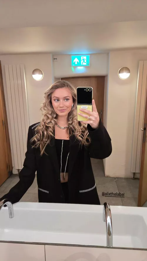 Sterre Koning  by ninejamb