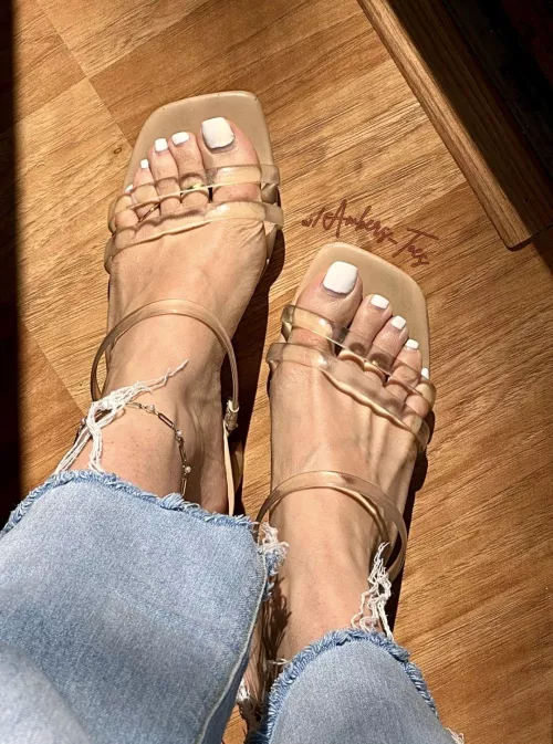 Toe rings popping through in the strappy sandals this morning by [deleted]
