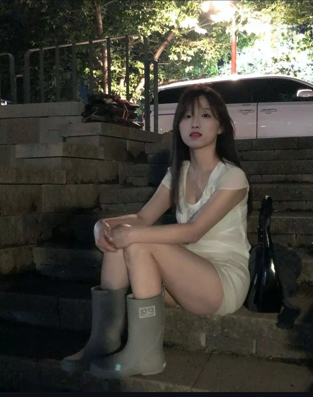 Upvote to make soojin naked! Look at her cute eyes 😊  posted by AdRound4392