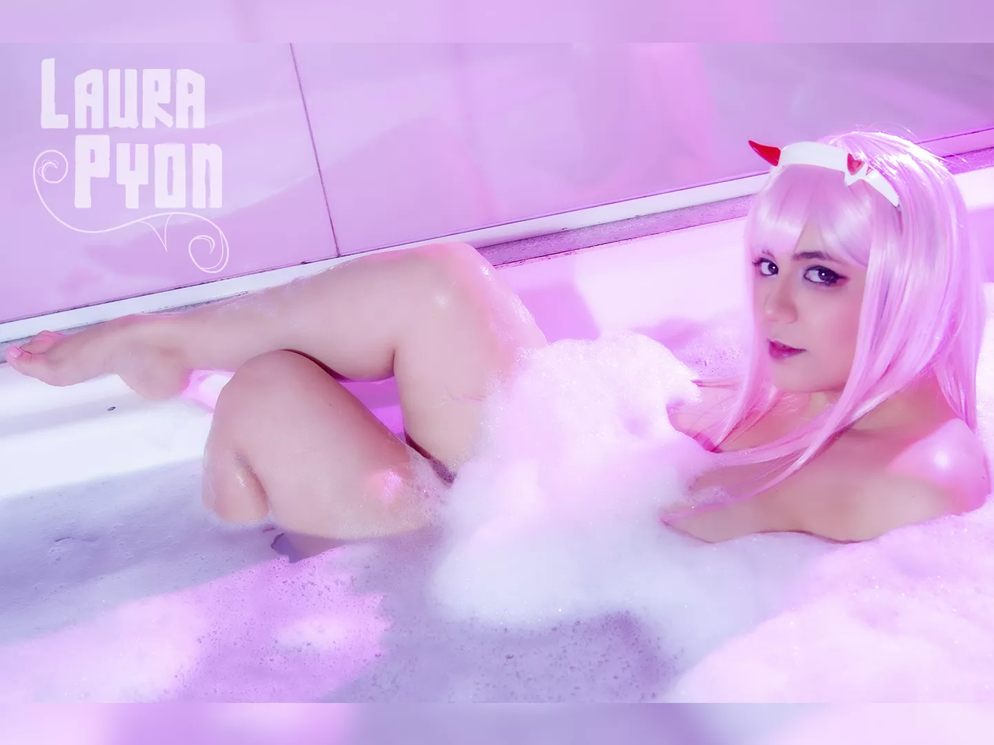 Wanna come in Daaaaarling? (Laura Pyon)
 posted by LauraPyon