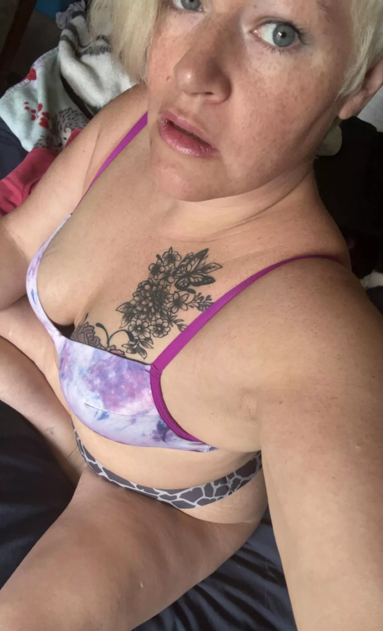 Wanna have a sleepover posted by lalababydoll123