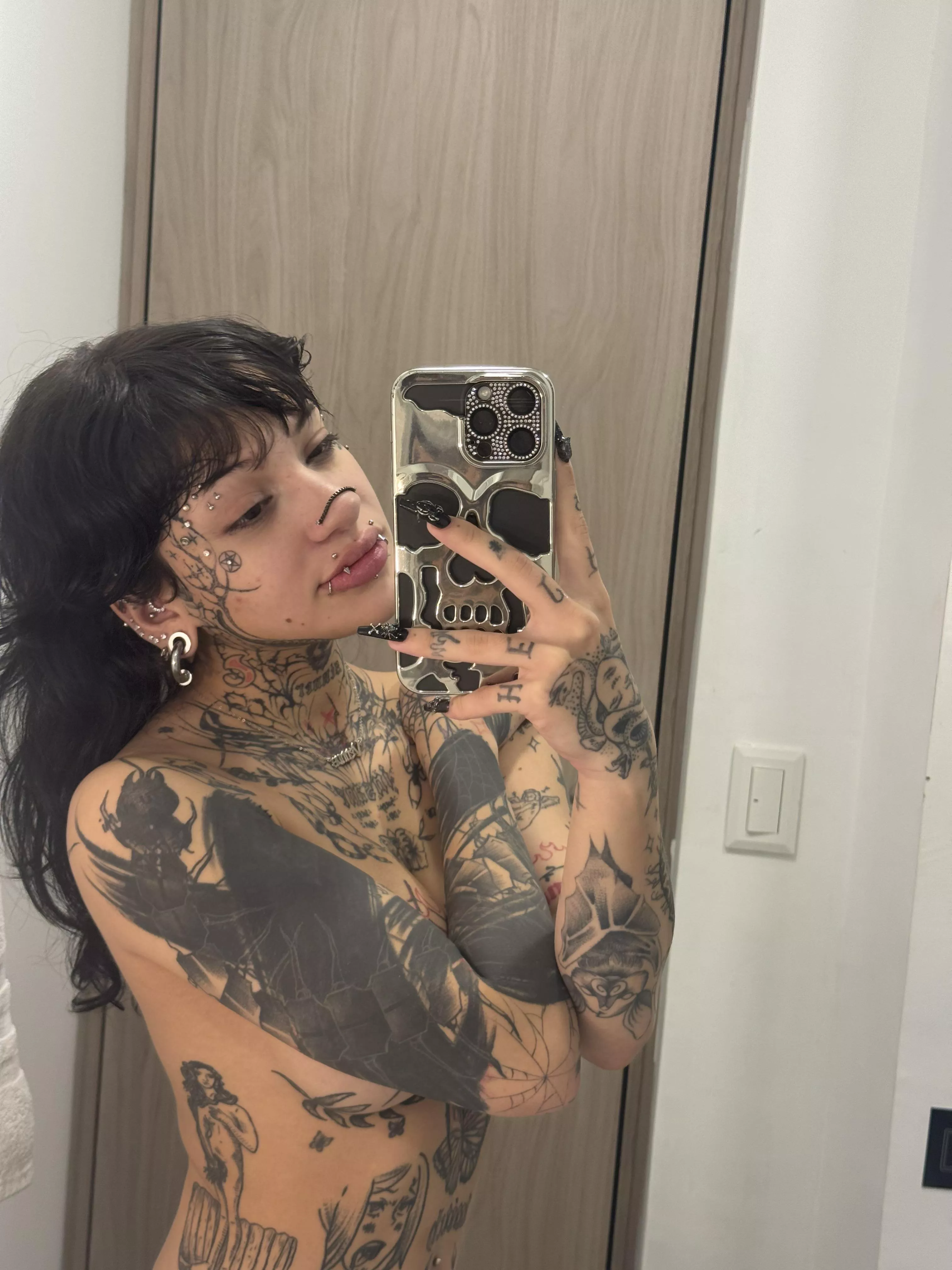 without clothes & makeup, do i look more grunge or emo?  posted by VennusSativaaa