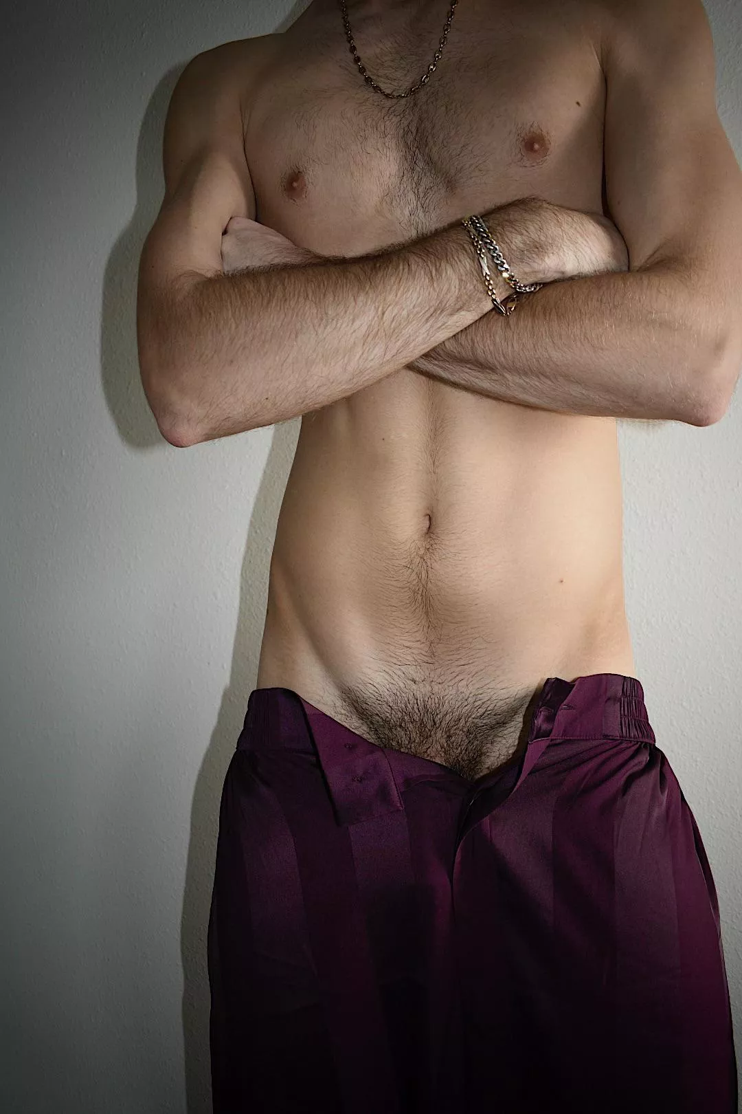 A slight v posted by MysteryManOF