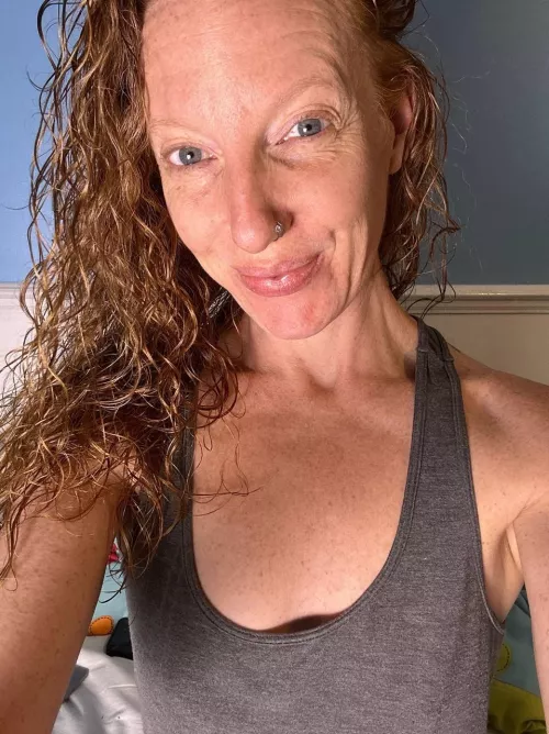 All natural redhead with freckles and curly hair [IRTR] by RedAfricanButterfly