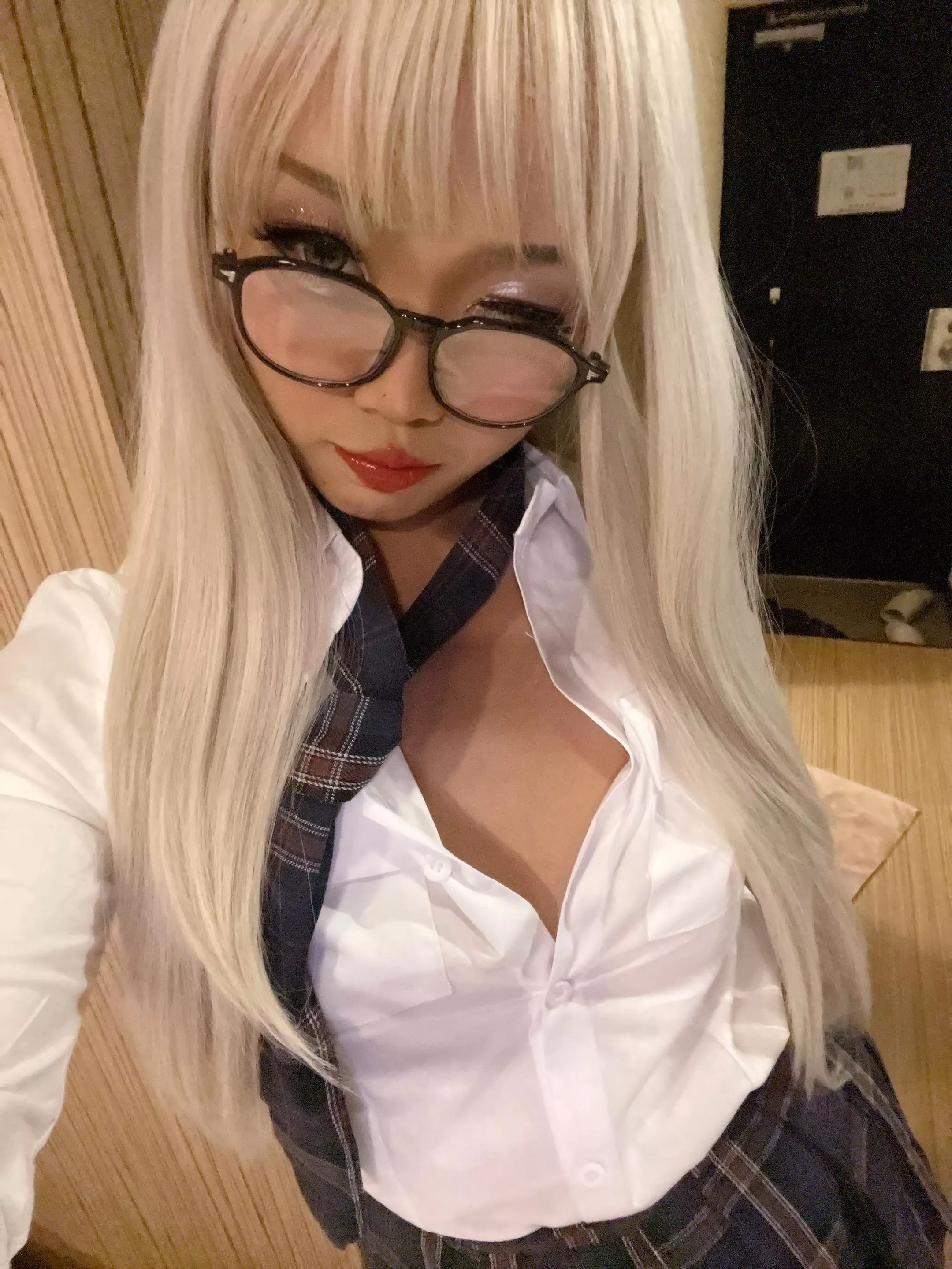 Anyone would date this 18 yo posted by GoatSpare1568