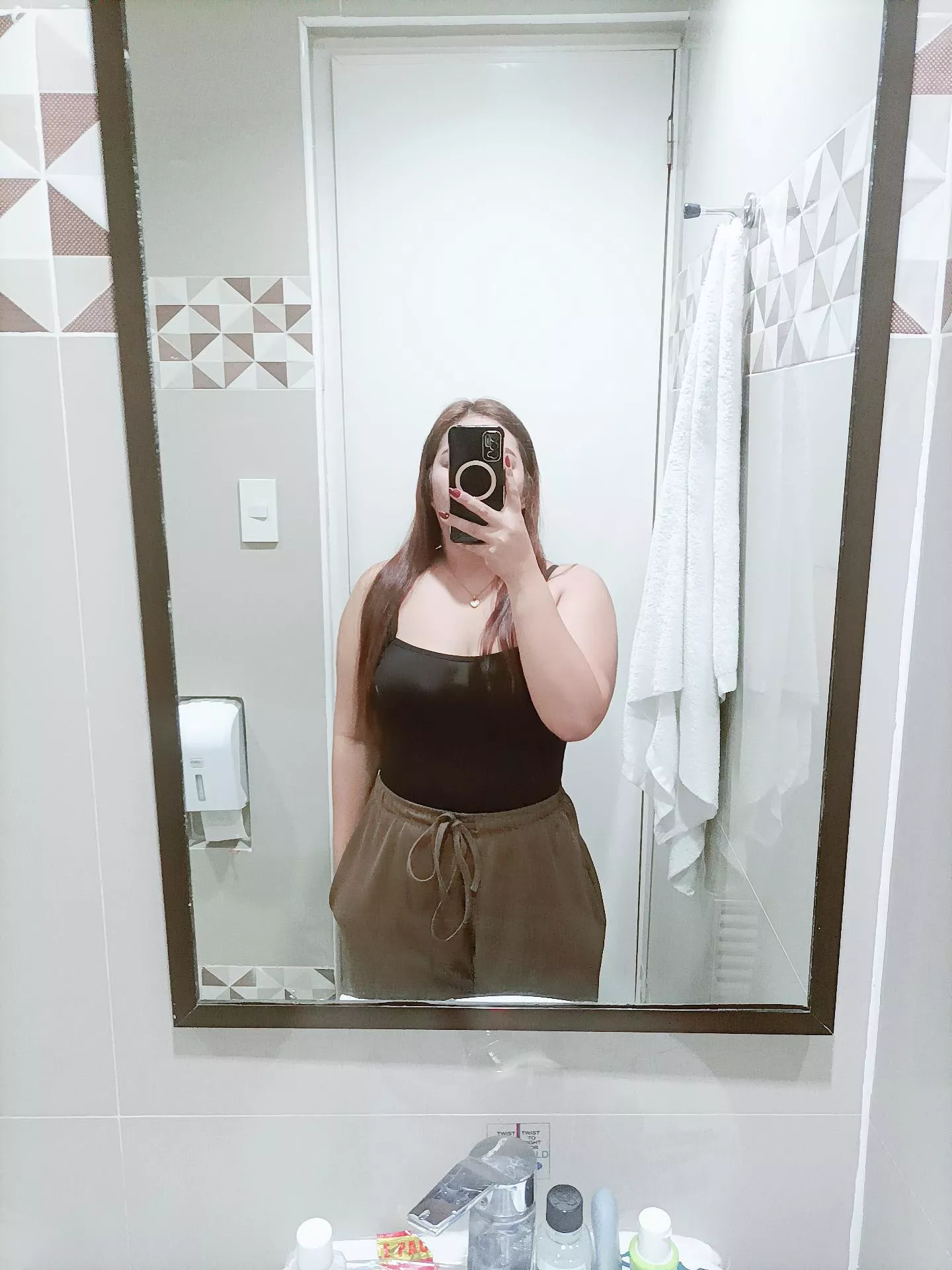 Available💕 posted by Sam_Bautista1818