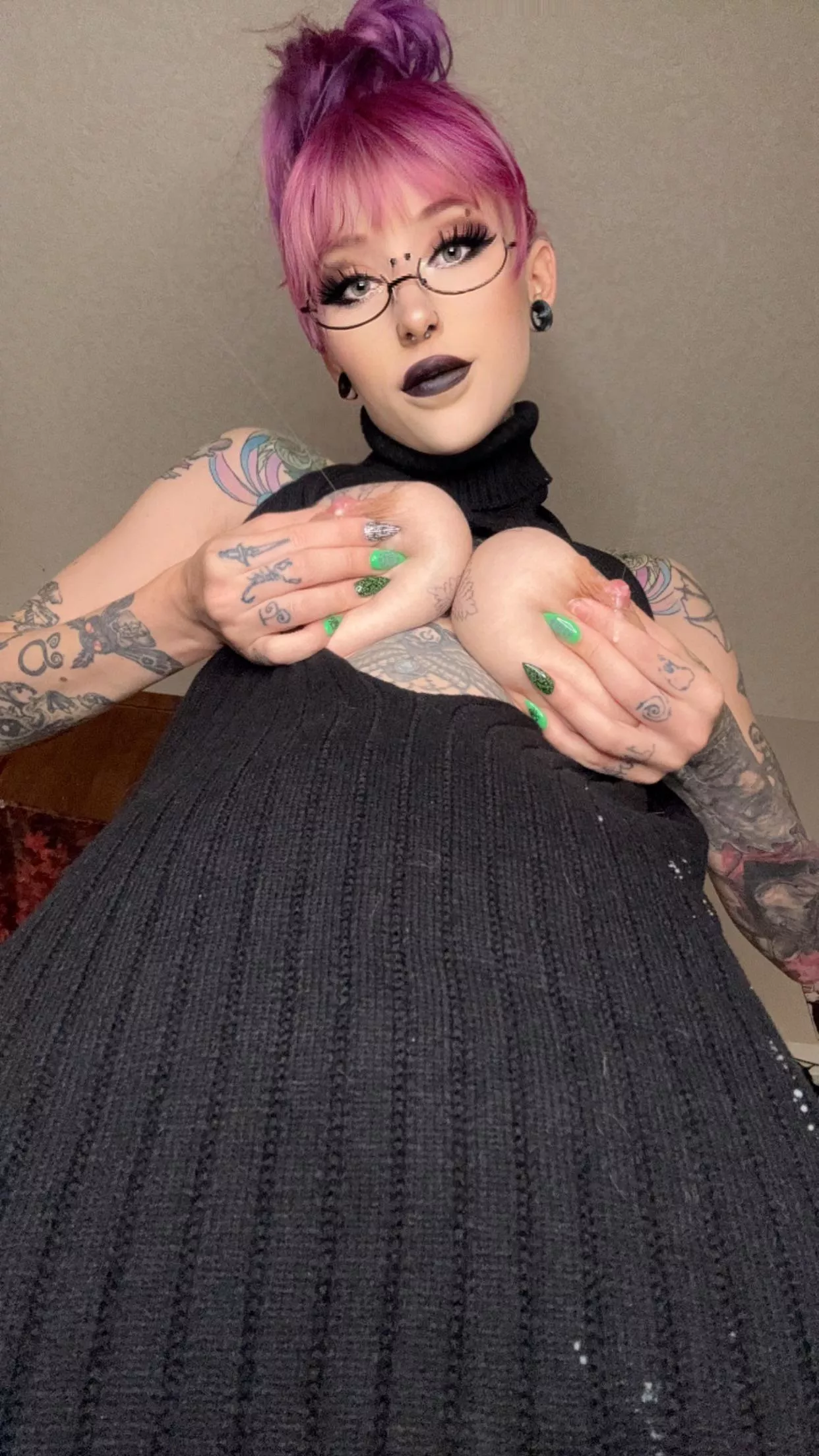 Catch it with your tongue  posted by lillith-lethya