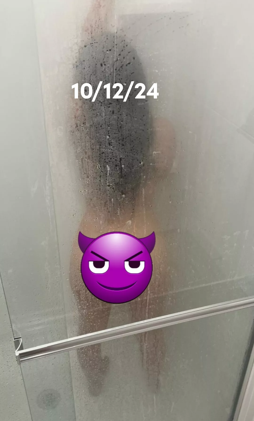 Couple looking for F to go out for drinks. Also open to offer from M but mainly looking for a Female. (Read bottom posted by Due-Maintenance449