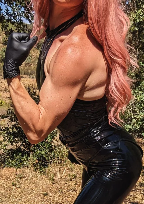 Describe my physique in one word by powerfulzoyaxxx