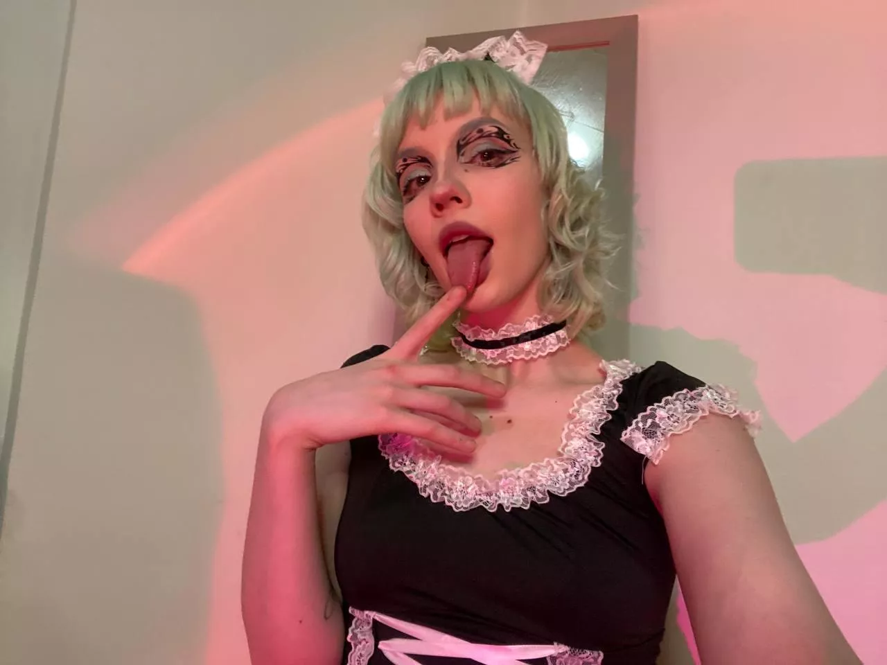 don't you need a cleaning lady? posted by Manager_peoplee