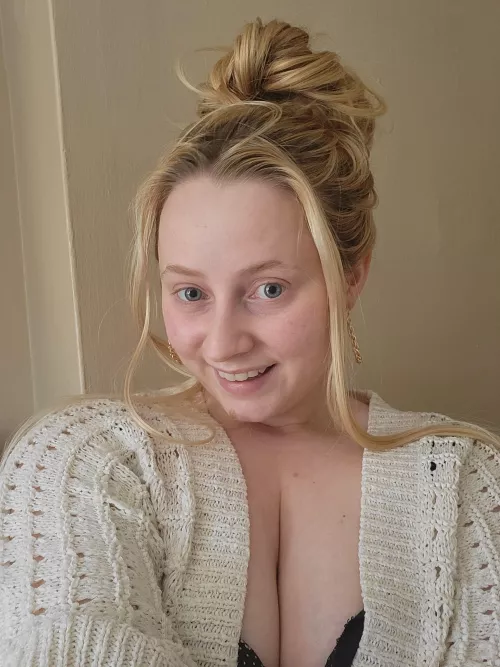 Emilyangeluk  by EmilyAngelUK