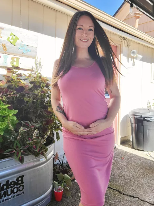 Enjoying the sunshine at 19 weeks by thatcuntrygirl524