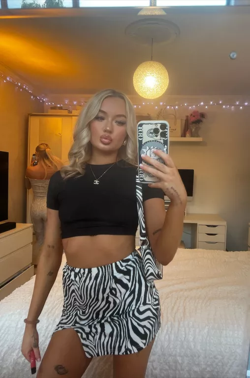 Feeling sexy posted by Majesticc_Mermaid