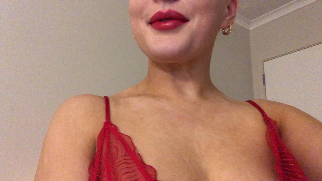 Had to match the lips to the lingerie  posted by Daisys_Day