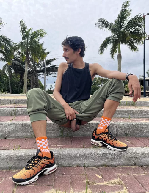 Hanging out 🫢😛😵‍💫 by xxxbyu