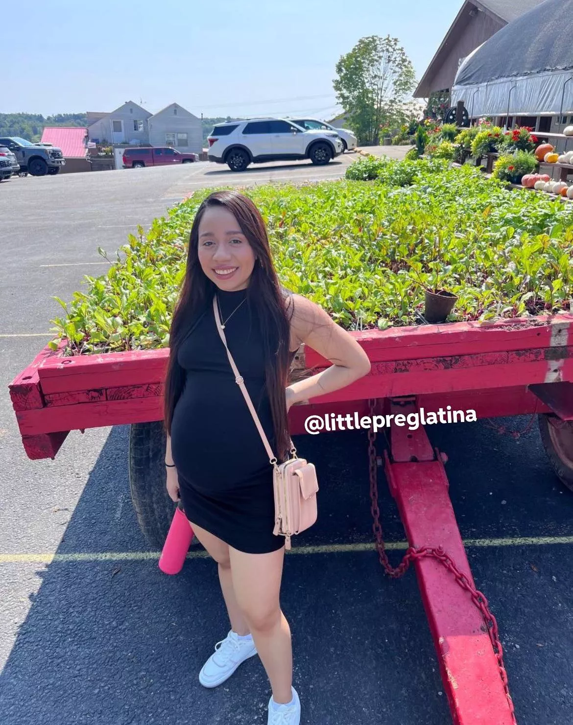 How do you like this preggo outfit for today  posted by littlepreglatina