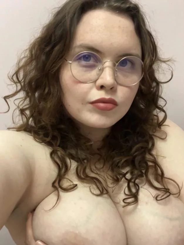 I bet we’ll fog my glasses up 🥵 posted by Full_figured_vixen