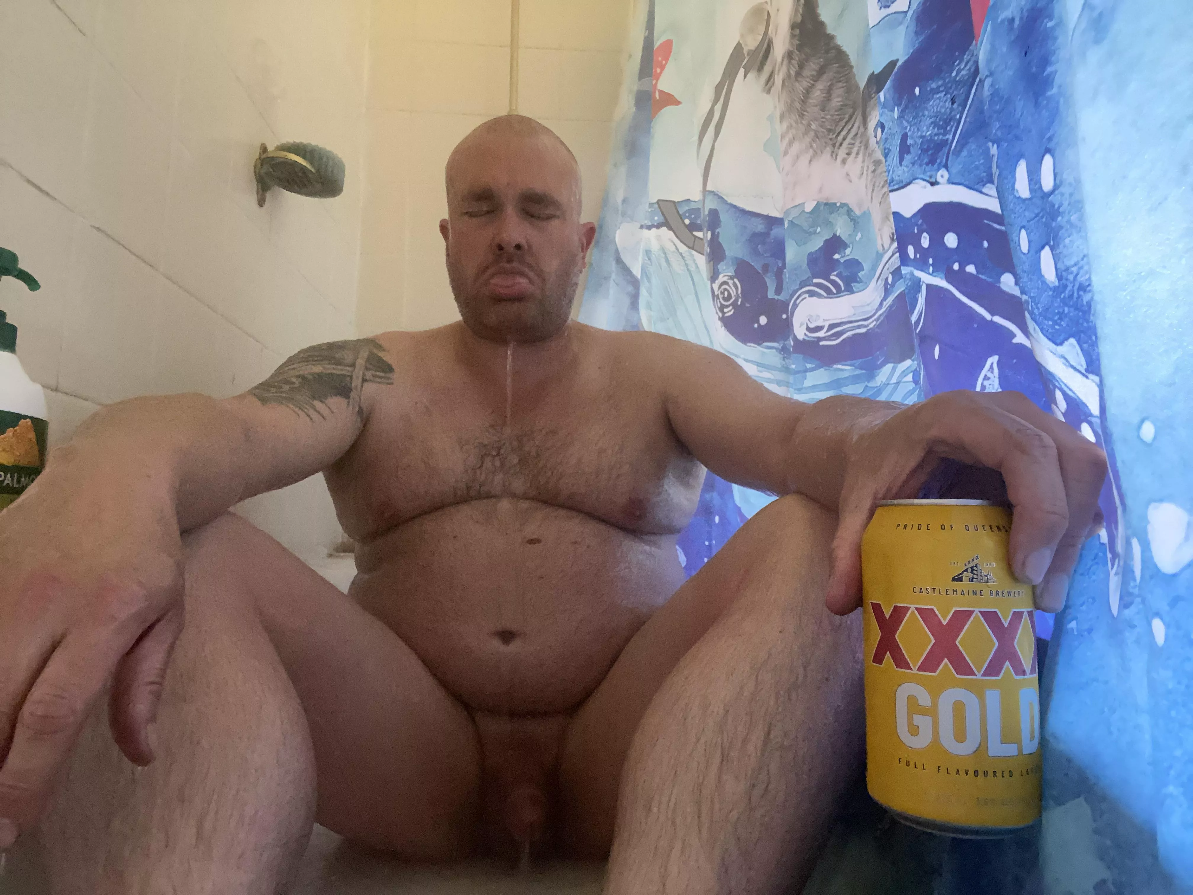 I think I should send this to my landlord…this bathtub is not appropriately sized for a real man to have a sit down shower beer after a tough day posted by wally_boxcar