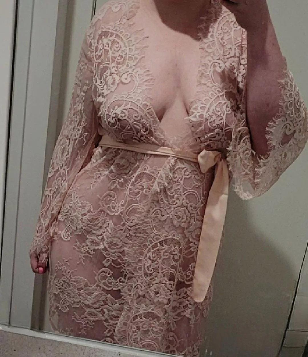 If you look closely enough you'll note my lack of panties. Fully accessible  posted by peachworth